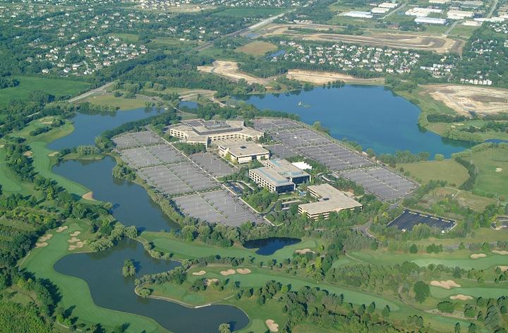 The building and its setting — 1 Corporate Dr