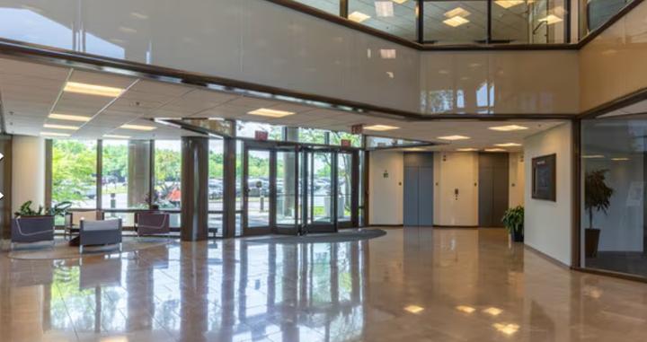 The building and its setting — 1 Overlook Pt