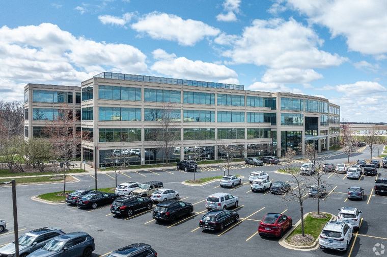 100 S Saunders Rd, Lake Forest