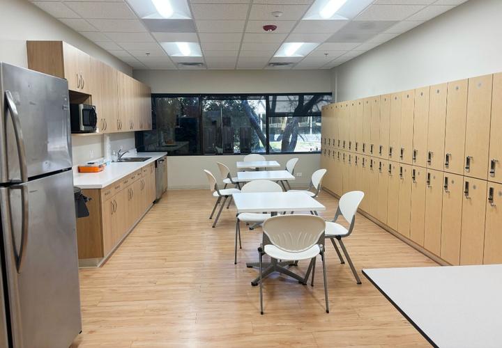 The building and its setting — 1161 Lake Cook Rd