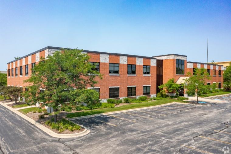 1500 S Lakeside Dr, Bannockburn