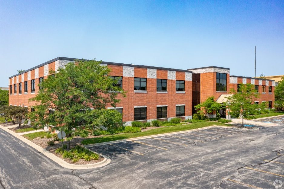 1500 S Lakeside Dr, Bannockburn