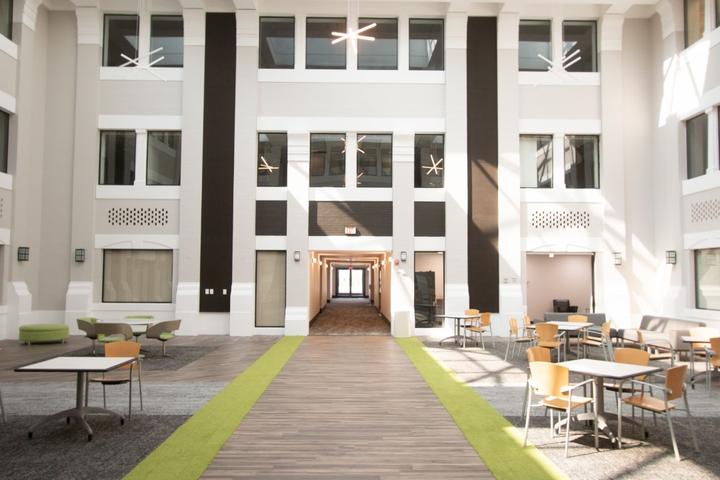 The building and its setting — 1717 Deerfield Rd