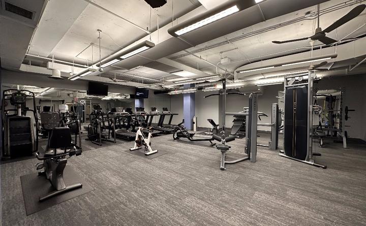 The building and its setting — 1751 Lake Cook Rd