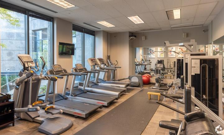 The building and its setting — 2100 E Lake Cook Rd