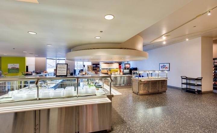 The building and its setting — 2100 E Lake Cook Rd