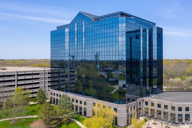 2100 E Lake Cook Rd, Buffalo Grove