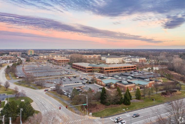 21925 W Field Pkwy, Deer Park