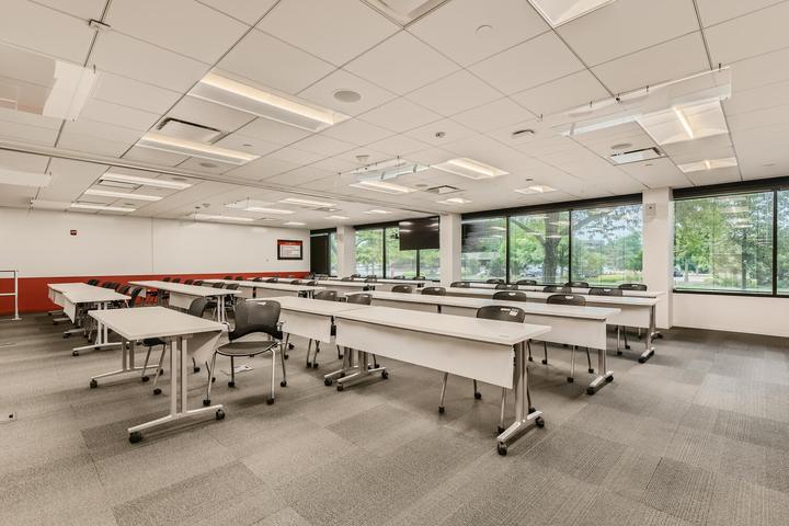 The building and its setting — 25 / 75 Tri State International