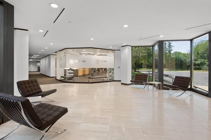 The building and its setting — 300 Tri State International