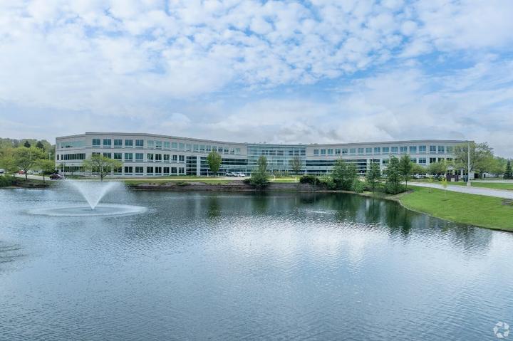 The building and its setting — 3000 Lakeside Dr