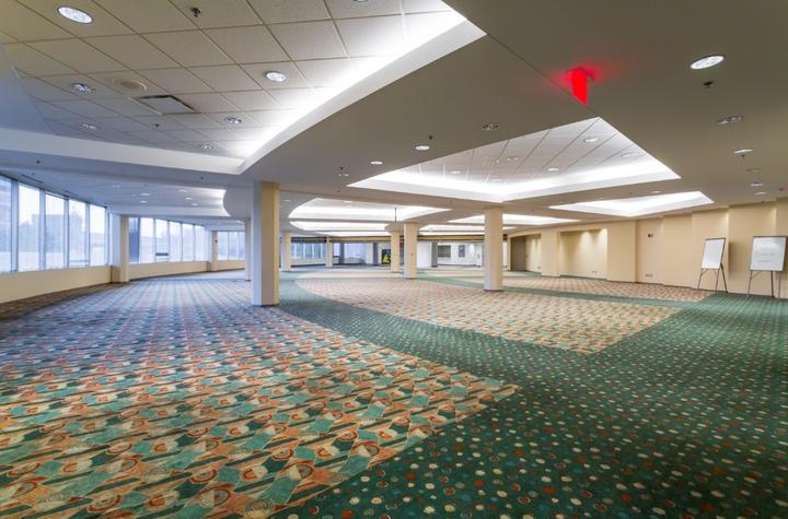 The building and its setting — 4 Overlook Pt