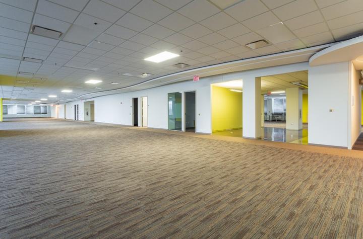 The building and its setting — 4 Overlook Pt