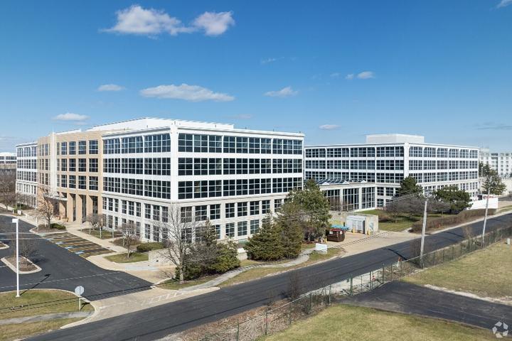 The building and its setting — 4 Parkway Blvd N