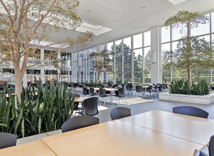 The building and its setting — 4 Parkway Blvd N