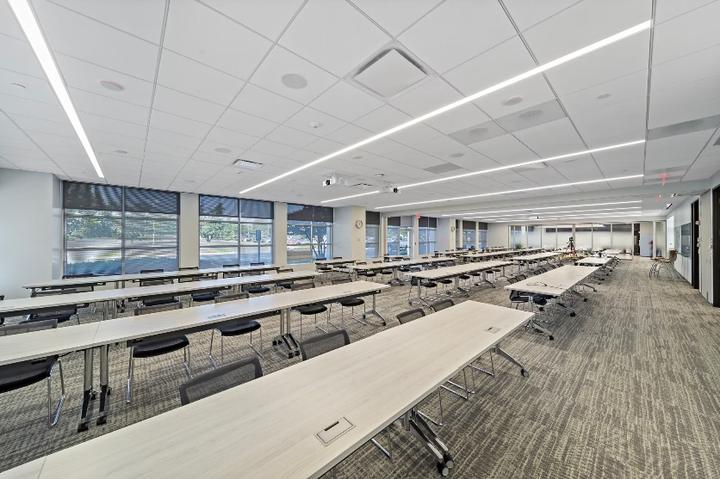 The building and its setting — 4 Parkway Blvd N