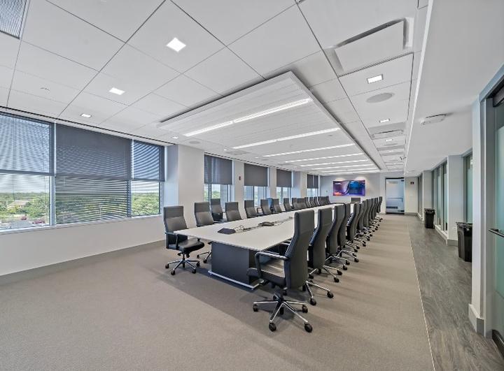 The building and its setting — 4 Parkway Blvd N