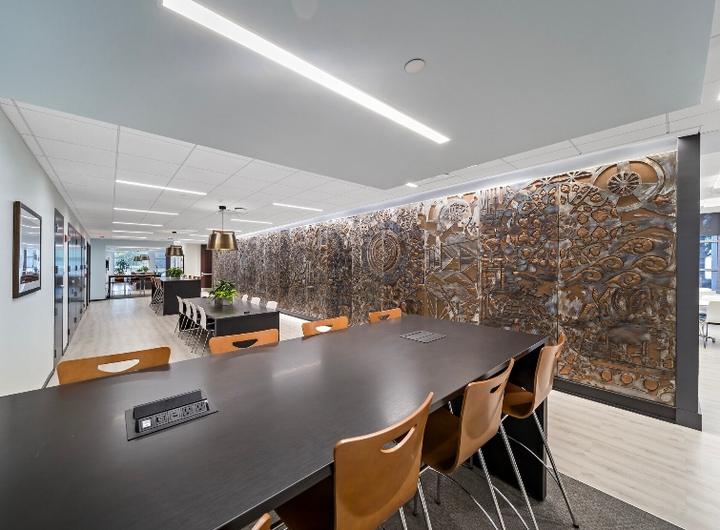 The building and its setting — 4 Parkway Blvd N