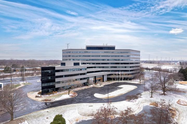 The building and its setting — 400 Skokie Blvd