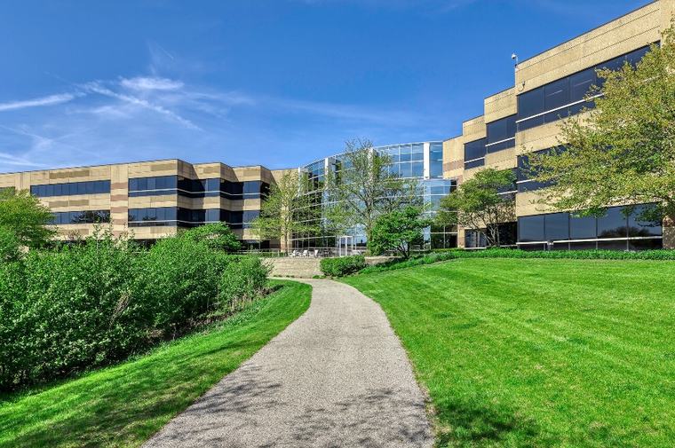 544 Lakeview Pkwy, Vernon Hills