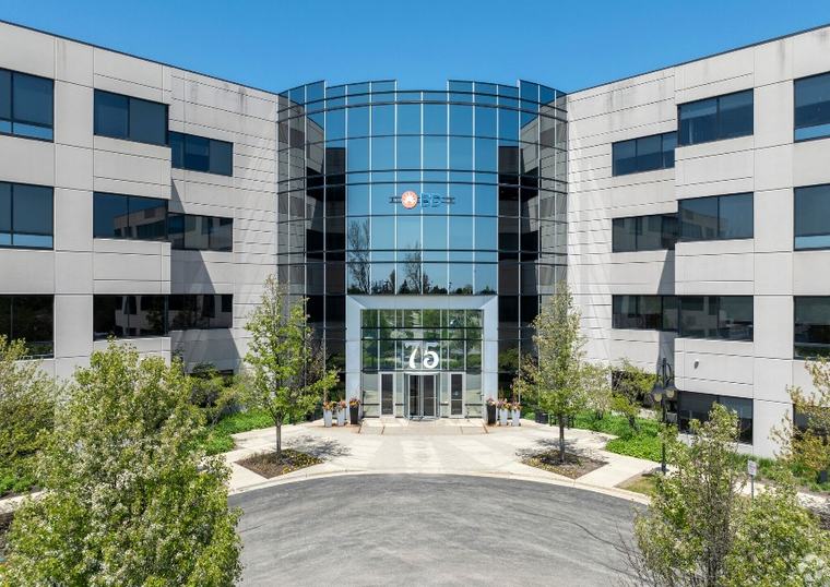 75 N Fairway Dr, Vernon Hills