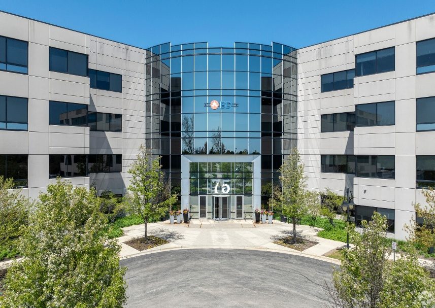 75 N Fairway Dr, Vernon Hills