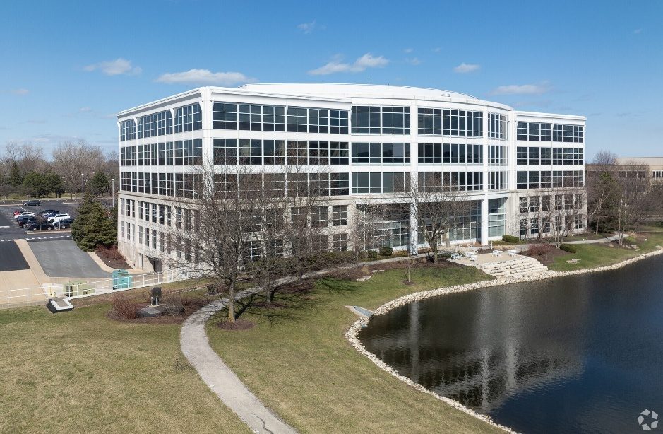 9 Parkway Blvd N, Deerfield